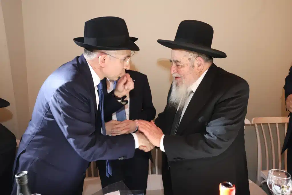 גלריה: מנכ"ל משרד הפנים חגג בר מצווה לבנו - כולם התייצבו גלריה: מנכ"ל משרד הפנים חגג בר מצווה לבנו - כולם התייצבו
