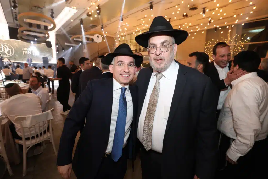 גלריה: מנכ"ל משרד הפנים חגג בר מצווה לבנו - כולם התייצבו גלריה: מנכ"ל משרד הפנים חגג בר מצווה לבנו - כולם התייצבו