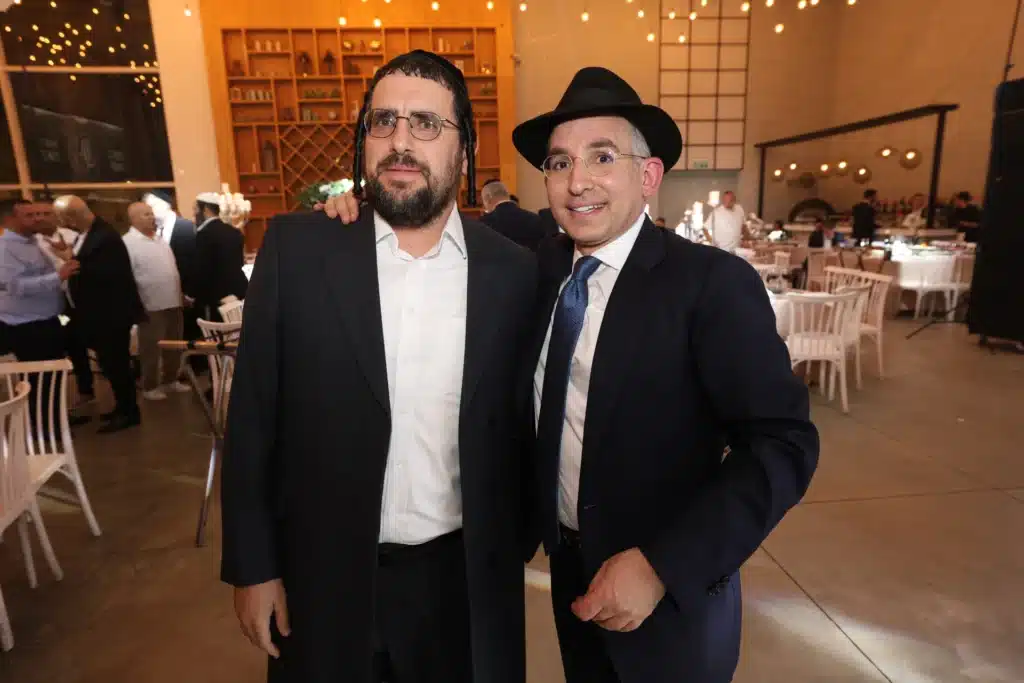 גלריה: מנכ"ל משרד הפנים חגג בר מצווה לבנו - כולם התייצבו גלריה: מנכ"ל משרד הפנים חגג בר מצווה לבנו - כולם התייצבו