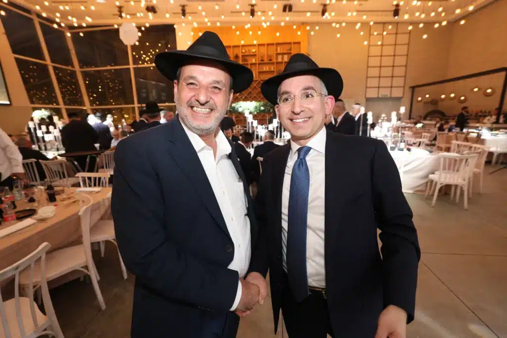 גלריה: מנכ"ל משרד הפנים חגג בר מצווה לבנו - כולם התייצבו גלריה: מנכ"ל משרד הפנים חגג בר מצווה לבנו - כולם התייצבו