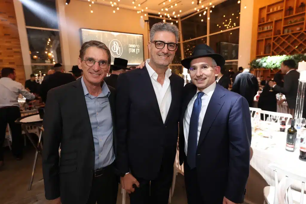 גלריה: מנכ"ל משרד הפנים חגג בר מצווה לבנו - כולם התייצבו גלריה: מנכ"ל משרד הפנים חגג בר מצווה לבנו - כולם התייצבו