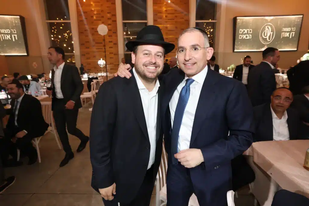 גלריה: מנכ"ל משרד הפנים חגג בר מצווה לבנו - כולם התייצבו גלריה: מנכ"ל משרד הפנים חגג בר מצווה לבנו - כולם התייצבו