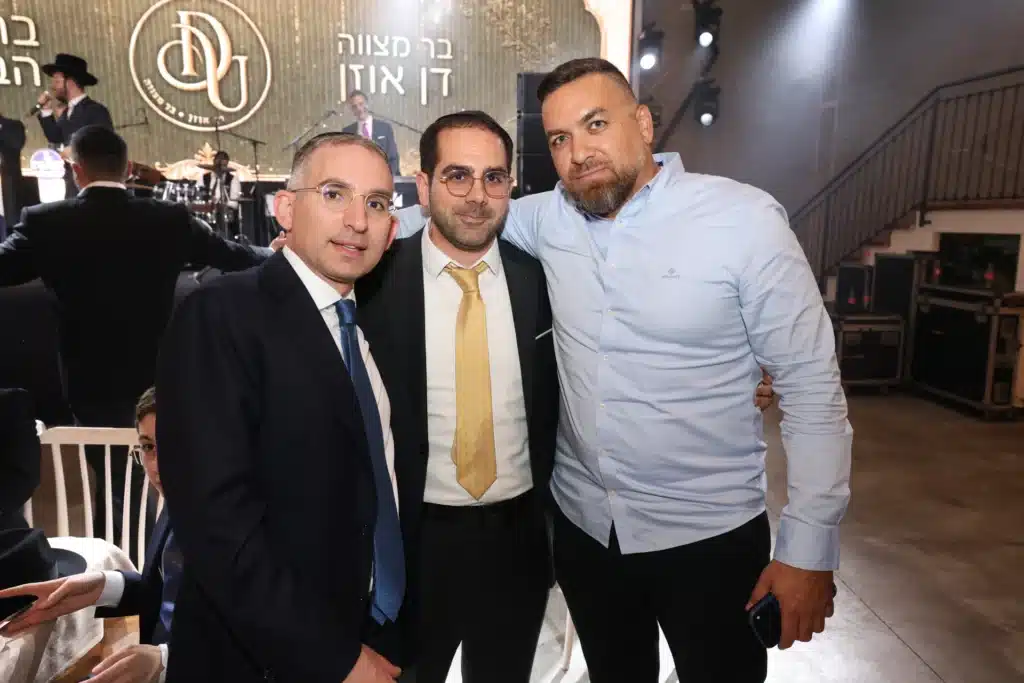 גלריה: מנכ"ל משרד הפנים חגג בר מצווה לבנו - כולם התייצבו גלריה: מנכ"ל משרד הפנים חגג בר מצווה לבנו - כולם התייצבו
