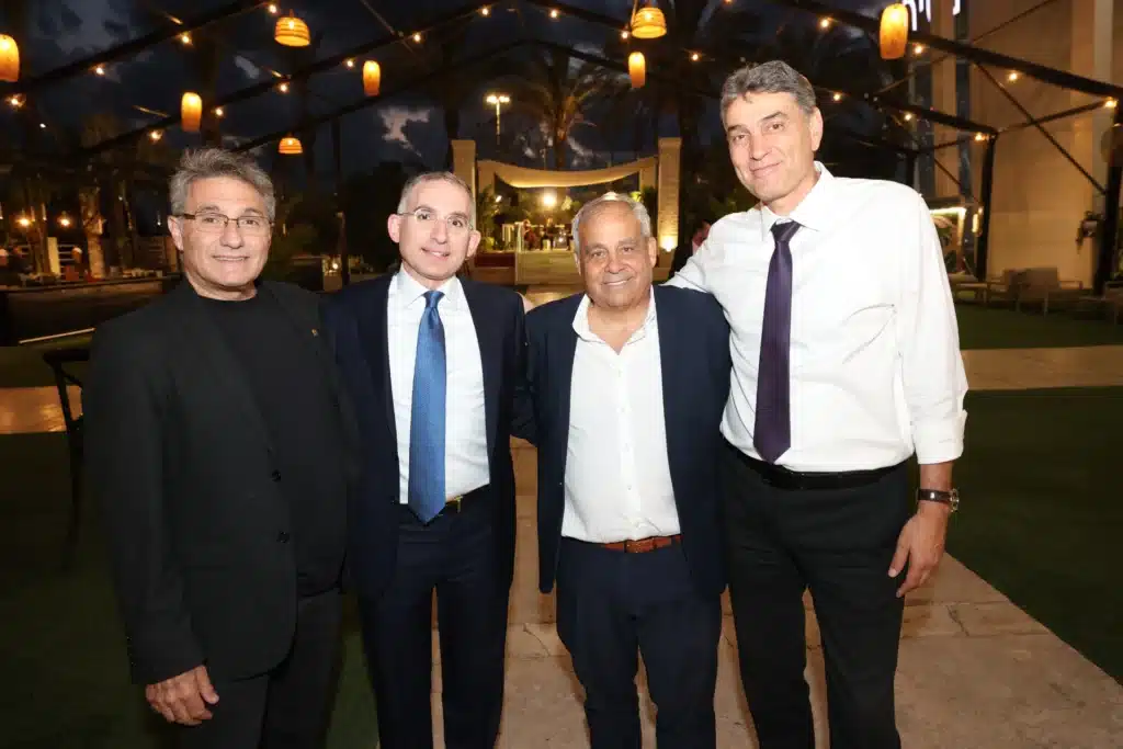 גלריה: מנכ"ל משרד הפנים חגג בר מצווה לבנו - כולם התייצבו גלריה: מנכ"ל משרד הפנים חגג בר מצווה לבנו - כולם התייצבו