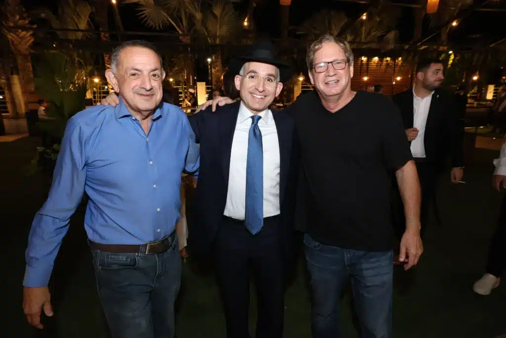 גלריה: מנכ"ל משרד הפנים חגג בר מצווה לבנו - כולם התייצבו גלריה: מנכ"ל משרד הפנים חגג בר מצווה לבנו - כולם התייצבו