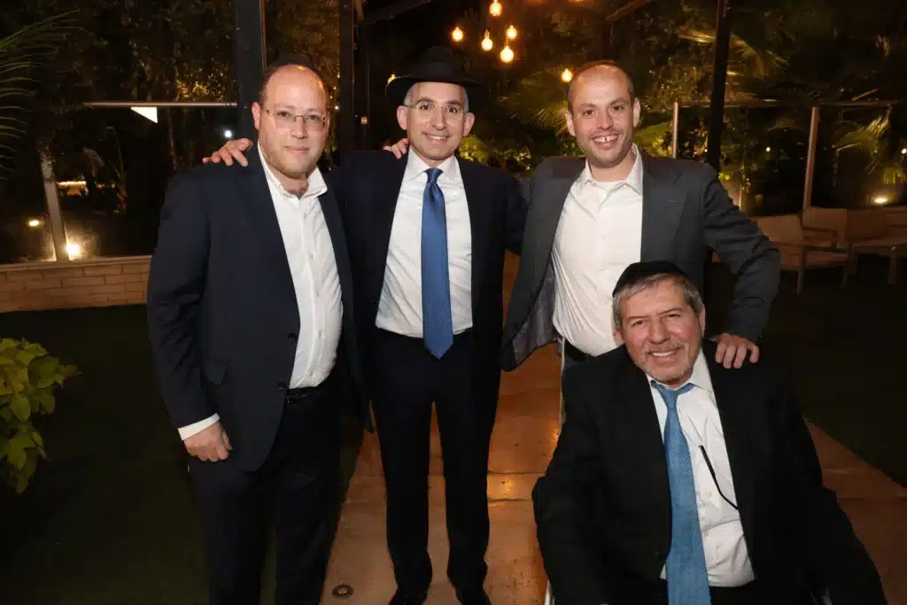 גלריה: מנכ"ל משרד הפנים חגג בר מצווה לבנו - כולם התייצבו גלריה: מנכ"ל משרד הפנים חגג בר מצווה לבנו - כולם התייצבו