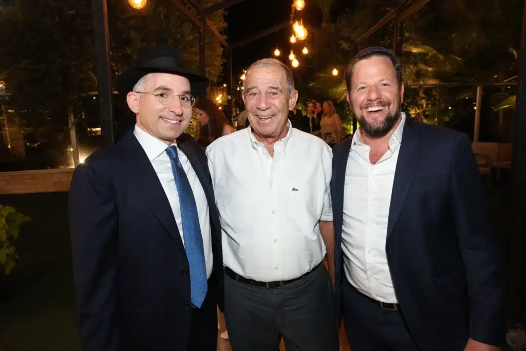 גלריה: מנכ"ל משרד הפנים חגג בר מצווה לבנו - כולם התייצבו גלריה: מנכ"ל משרד הפנים חגג בר מצווה לבנו - כולם התייצבו