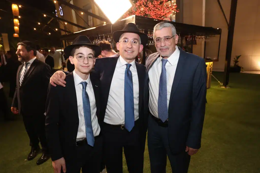 גלריה: מנכ"ל משרד הפנים חגג בר מצווה לבנו - כולם התייצבו גלריה: מנכ"ל משרד הפנים חגג בר מצווה לבנו - כולם התייצבו