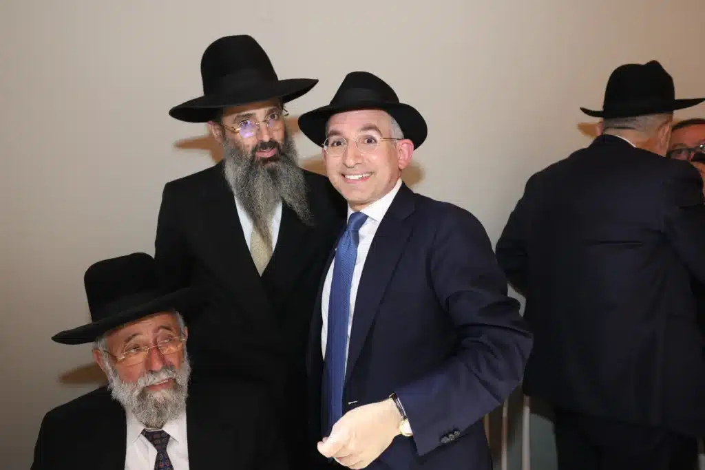 גלריה: מנכ"ל משרד הפנים חגג בר מצווה לבנו - כולם התייצבו גלריה: מנכ"ל משרד הפנים חגג בר מצווה לבנו - כולם התייצבו