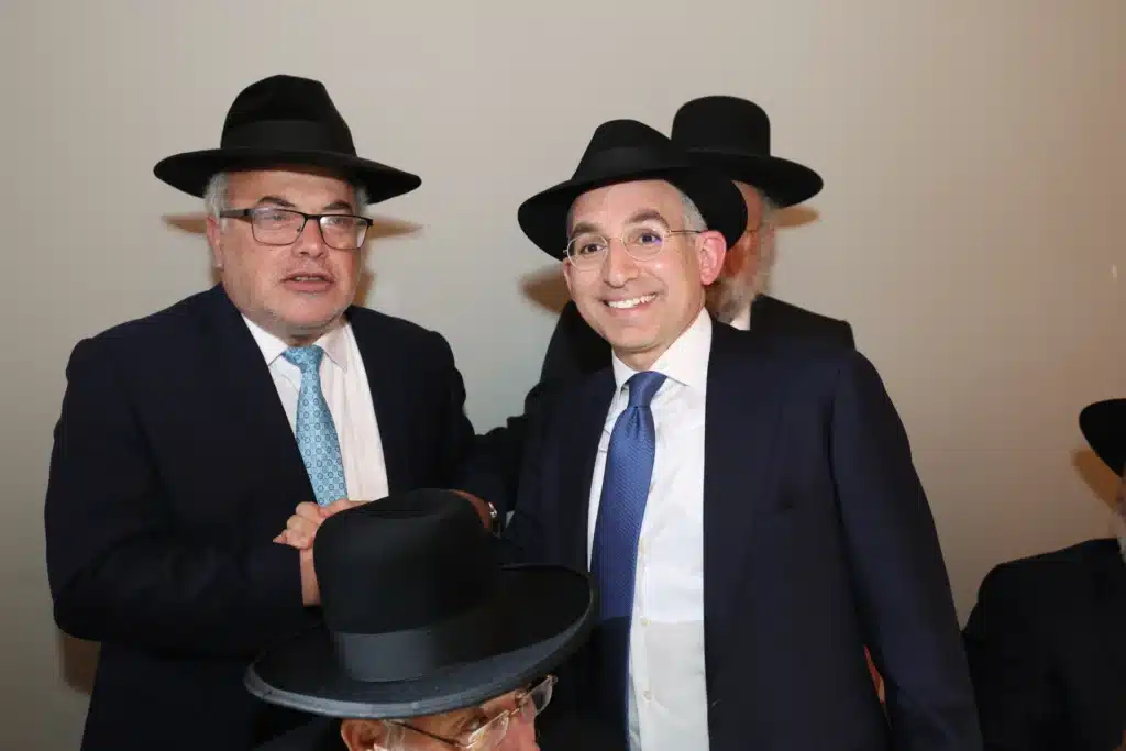 גלריה: מנכ"ל משרד הפנים חגג בר מצווה לבנו - כולם התייצבו גלריה: מנכ"ל משרד הפנים חגג בר מצווה לבנו - כולם התייצבו