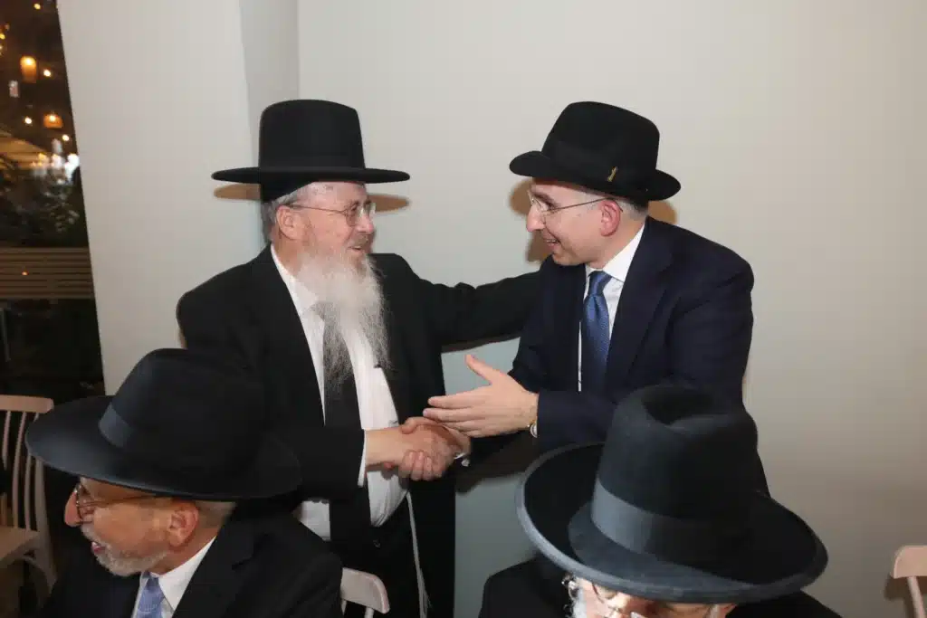 גלריה: מנכ"ל משרד הפנים חגג בר מצווה לבנו - כולם התייצבו גלריה: מנכ"ל משרד הפנים חגג בר מצווה לבנו - כולם התייצבו