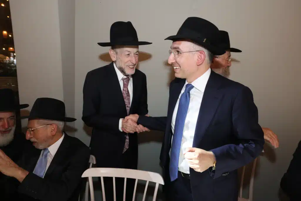 גלריה: מנכ"ל משרד הפנים חגג בר מצווה לבנו - כולם התייצבו גלריה: מנכ"ל משרד הפנים חגג בר מצווה לבנו - כולם התייצבו