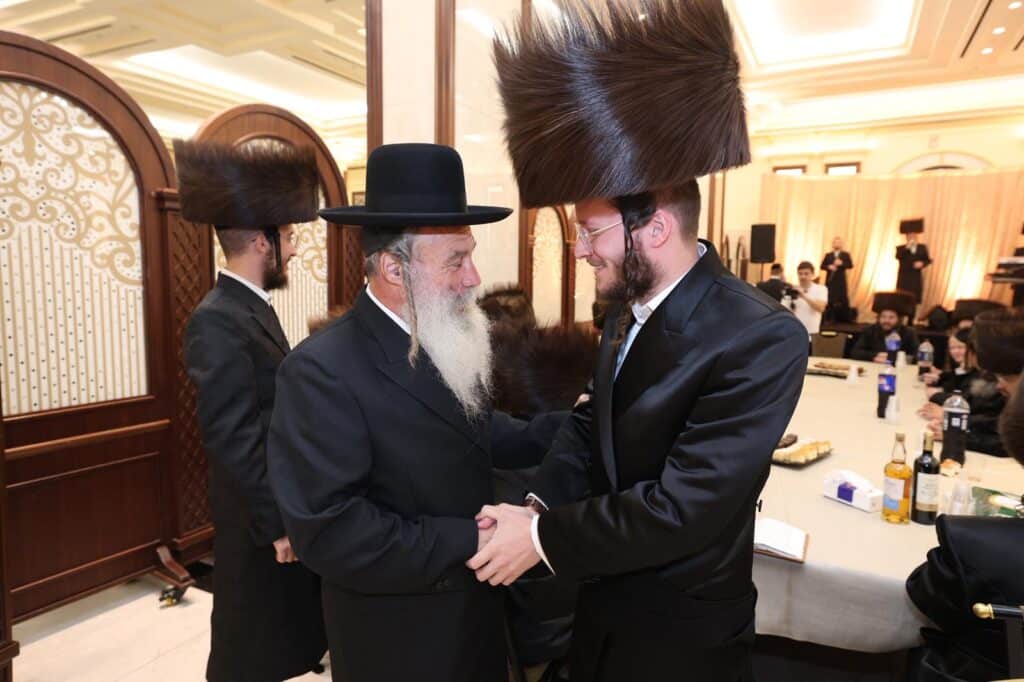 גלריה: שמחת הנישואין לאיש היח"צ ונאמן ביתו של אדמו"ר מביאלא גלריה: שמחת הנישואין לאיש היח"צ ונאמן ביתו של אדמו"ר מביאלא