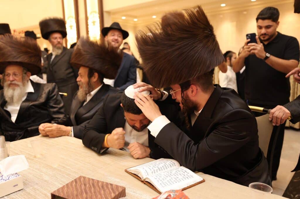 גלריה: שמחת הנישואין לאיש היח"צ ונאמן ביתו של אדמו"ר מביאלא גלריה: שמחת הנישואין לאיש היח"צ ונאמן ביתו של אדמו"ר מביאלא