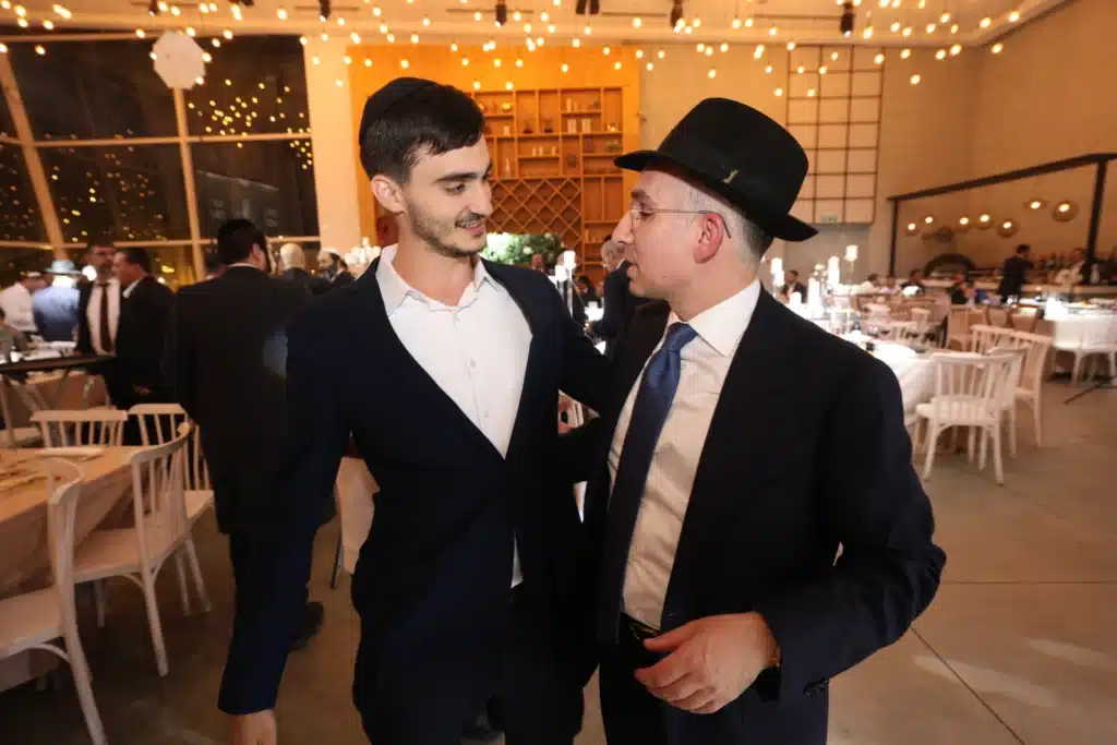 גלריה: מנכ"ל משרד הפנים חגג בר מצווה לבנו - כולם התייצבו גלריה: מנכ"ל משרד הפנים חגג בר מצווה לבנו - כולם התייצבו
