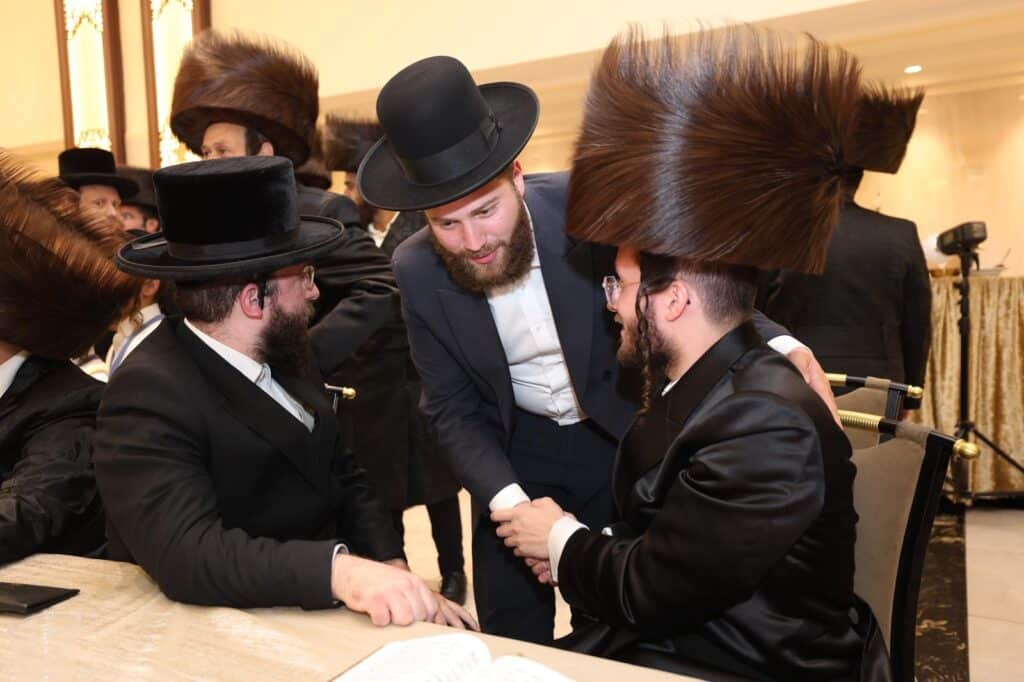גלריה: שמחת הנישואין לאיש היח"צ ונאמן ביתו של אדמו"ר מביאלא גלריה: שמחת הנישואין לאיש היח"צ ונאמן ביתו של אדמו"ר מביאלא