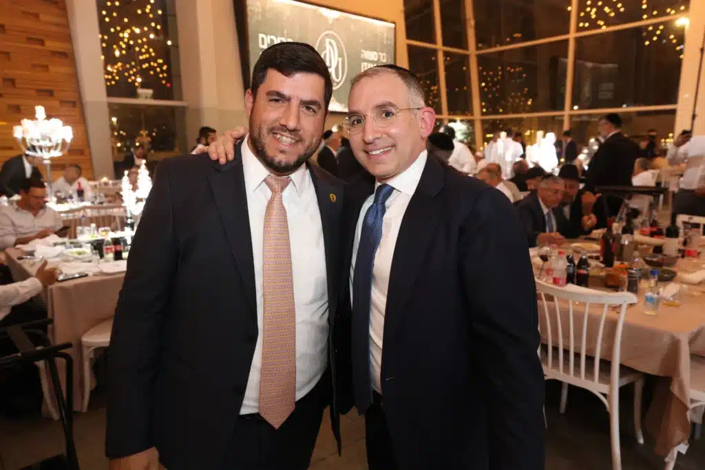 גלריה: מנכ"ל משרד הפנים חגג בר מצווה לבנו - כולם התייצבו גלריה: מנכ"ל משרד הפנים חגג בר מצווה לבנו - כולם התייצבו