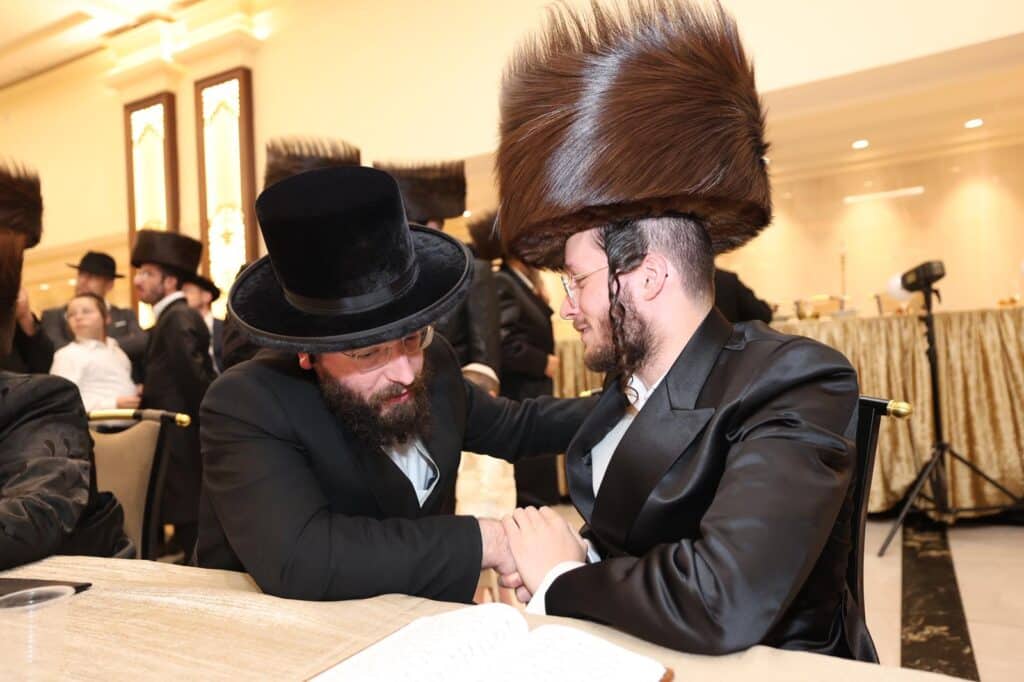 גלריה: שמחת הנישואין לאיש היח"צ ונאמן ביתו של אדמו"ר מביאלא גלריה: שמחת הנישואין לאיש היח"צ ונאמן ביתו של אדמו"ר מביאלא