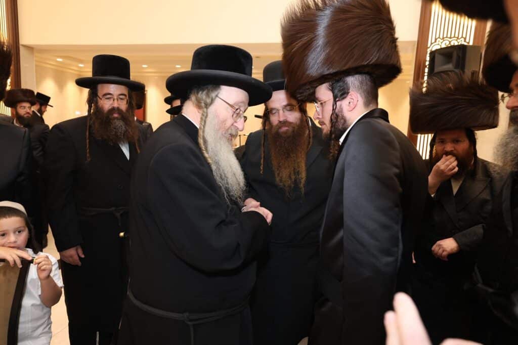 גלריה: שמחת הנישואין לאיש היח"צ ונאמן ביתו של אדמו"ר מביאלא גלריה: שמחת הנישואין לאיש היח"צ ונאמן ביתו של אדמו"ר מביאלא