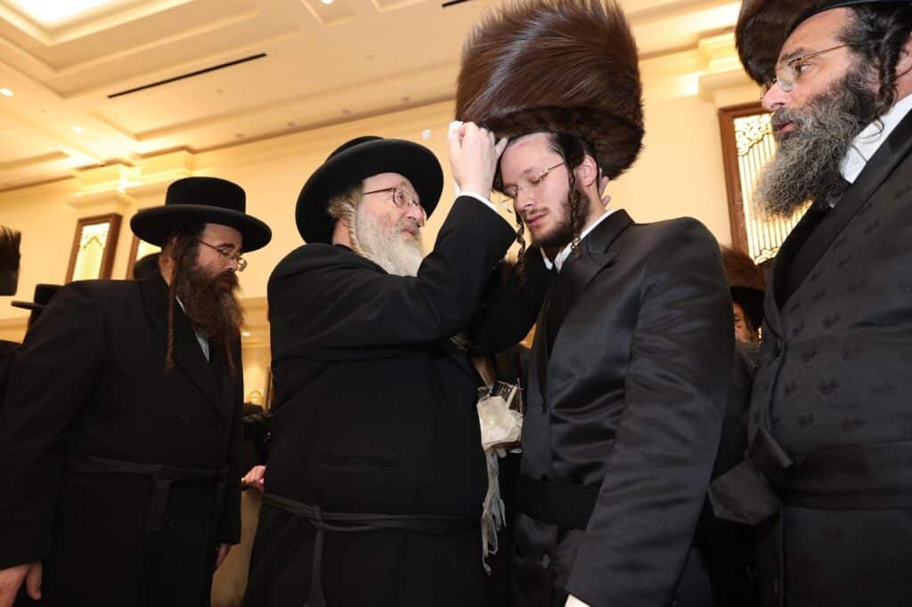 גלריה: שמחת הנישואין לאיש היח"צ ונאמן ביתו של אדמו"ר מביאלא גלריה: שמחת הנישואין לאיש היח"צ ונאמן ביתו של אדמו"ר מביאלא