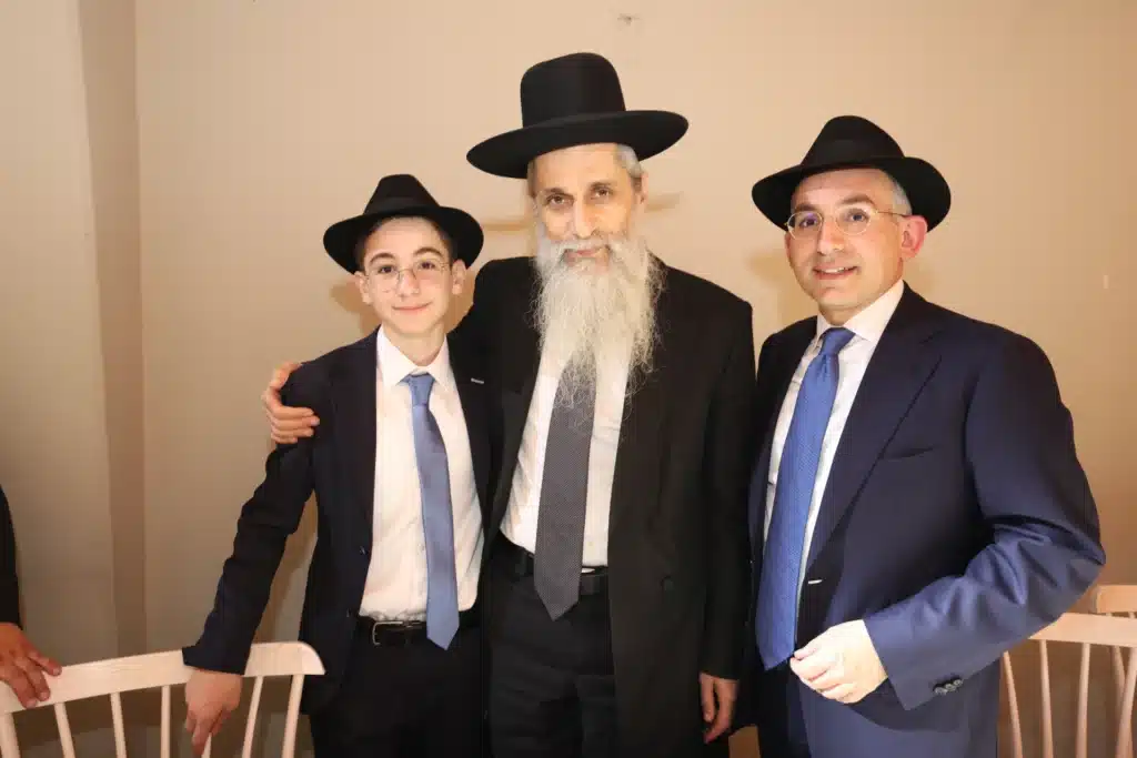 גלריה: מנכ"ל משרד הפנים חגג בר מצווה לבנו - כולם התייצבו גלריה: מנכ"ל משרד הפנים חגג בר מצווה לבנו - כולם התייצבו
