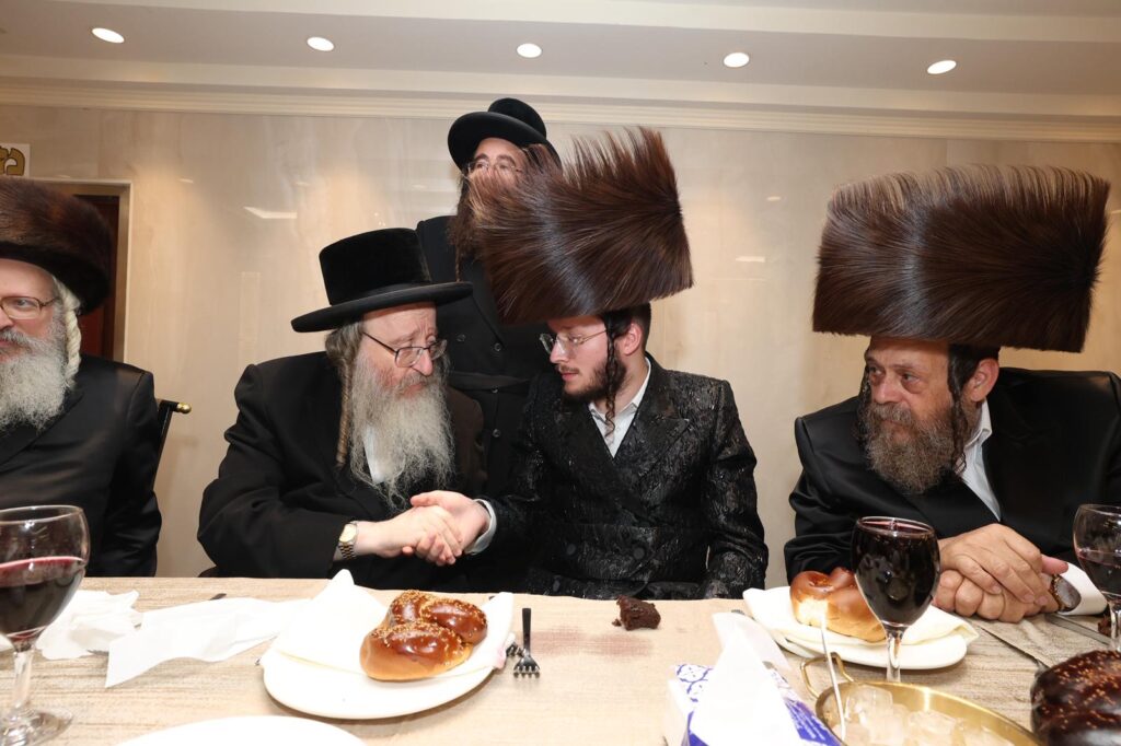 גלריה: שמחת הנישואין לאיש היח"צ ונאמן ביתו של אדמו"ר מביאלא גלריה: שמחת הנישואין לאיש היח"צ ונאמן ביתו של אדמו"ר מביאלא