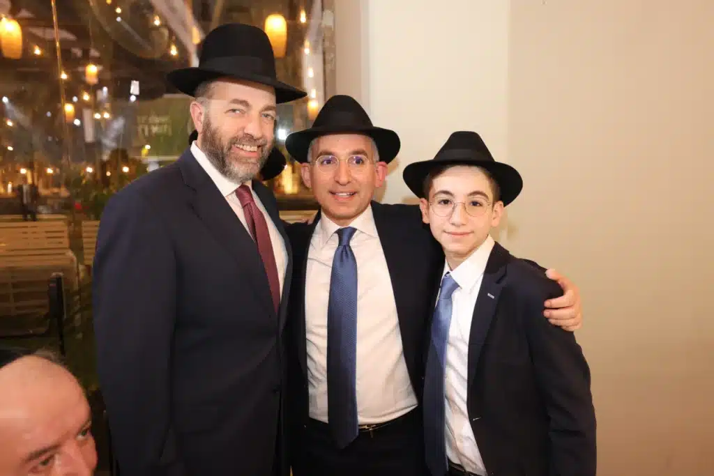 גלריה: מנכ"ל משרד הפנים חגג בר מצווה לבנו - כולם התייצבו גלריה: מנכ"ל משרד הפנים חגג בר מצווה לבנו - כולם התייצבו