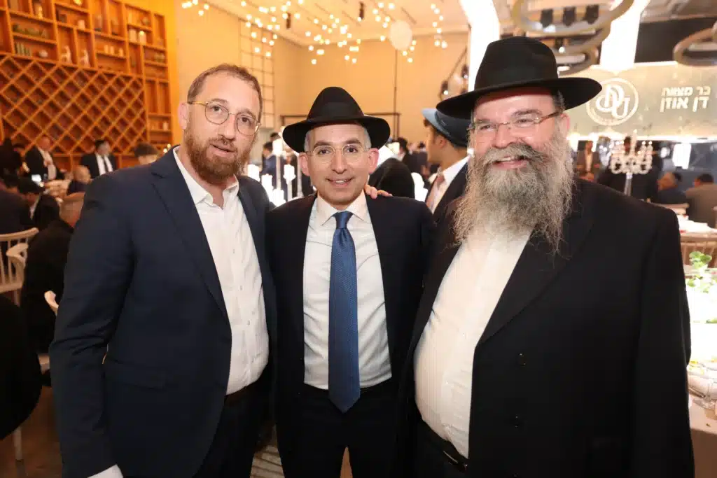 גלריה: מנכ"ל משרד הפנים חגג בר מצווה לבנו - כולם התייצבו גלריה: מנכ"ל משרד הפנים חגג בר מצווה לבנו - כולם התייצבו