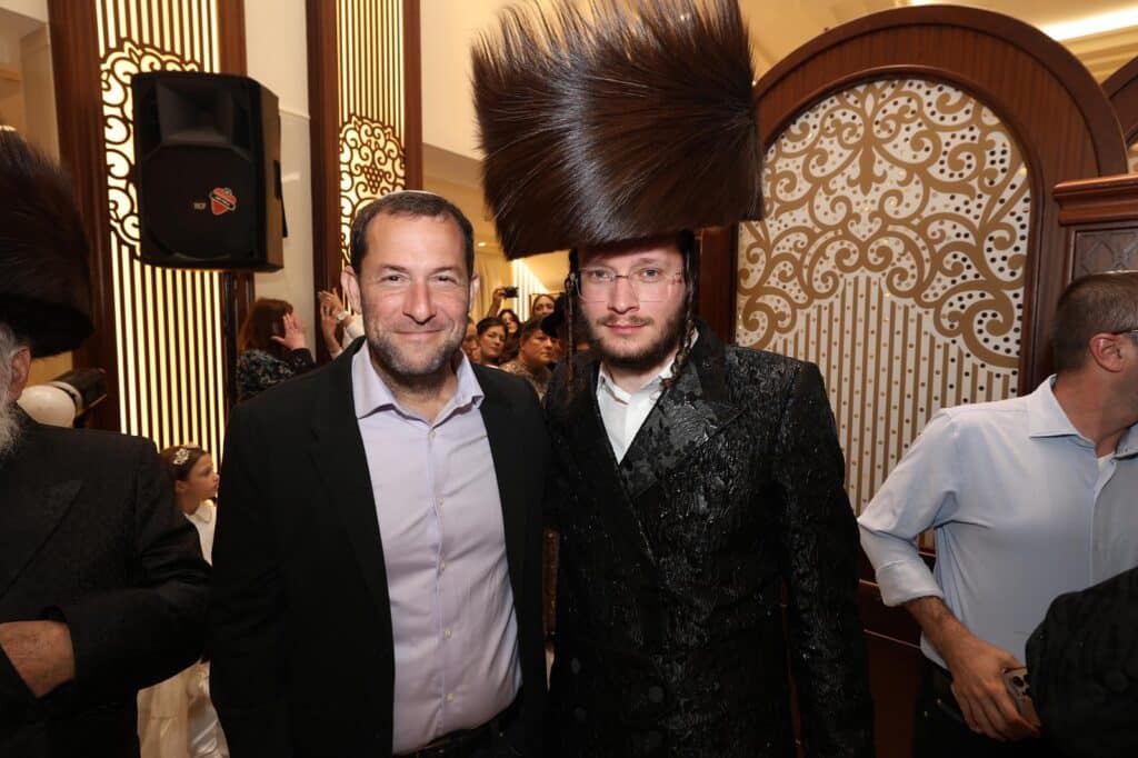 גלריה: שמחת הנישואין לאיש היח"צ ונאמן ביתו של אדמו"ר מביאלא גלריה: שמחת הנישואין לאיש היח"צ ונאמן ביתו של אדמו"ר מביאלא