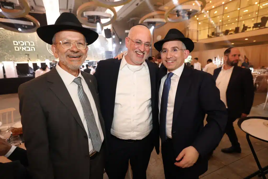 גלריה: מנכ"ל משרד הפנים חגג בר מצווה לבנו - כולם התייצבו גלריה: מנכ"ל משרד הפנים חגג בר מצווה לבנו - כולם התייצבו