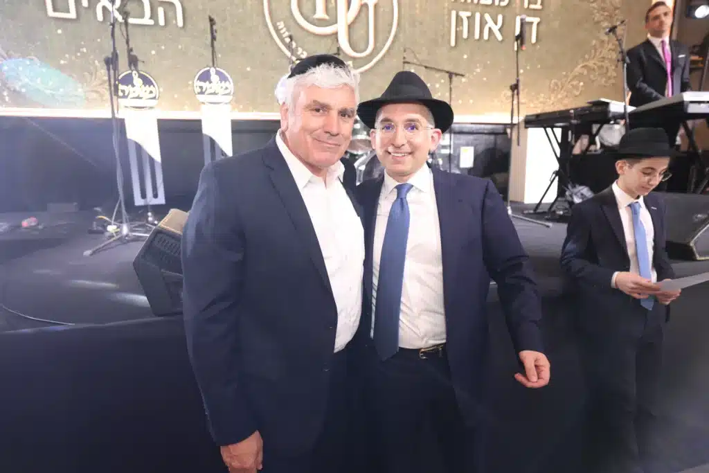 גלריה: מנכ"ל משרד הפנים חגג בר מצווה לבנו - כולם התייצבו גלריה: מנכ"ל משרד הפנים חגג בר מצווה לבנו - כולם התייצבו