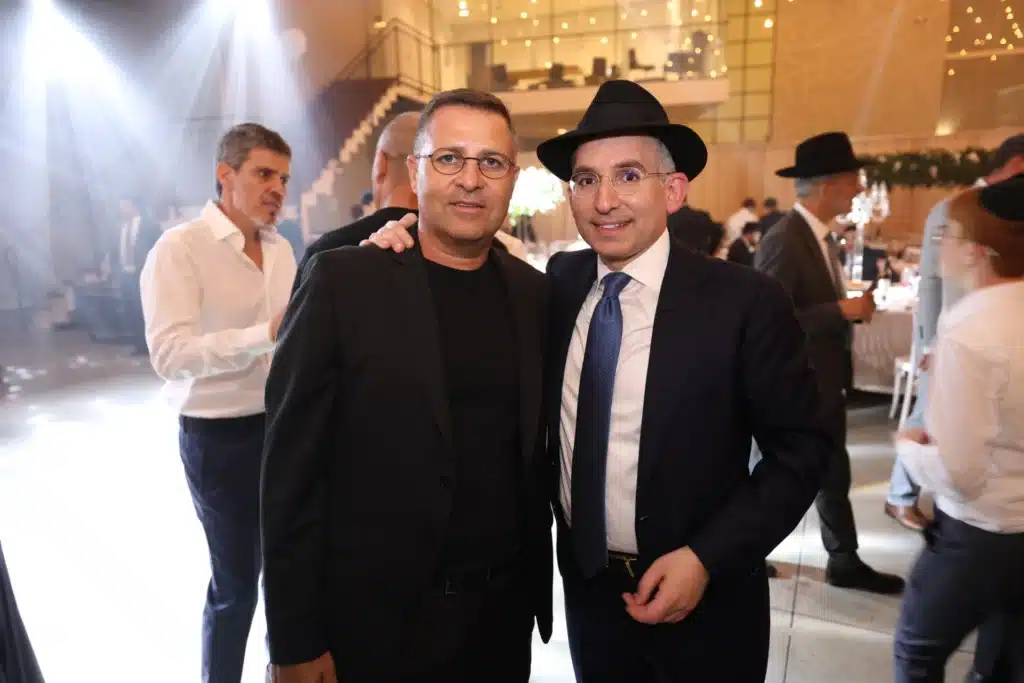 גלריה: מנכ"ל משרד הפנים חגג בר מצווה לבנו - כולם התייצבו גלריה: מנכ"ל משרד הפנים חגג בר מצווה לבנו - כולם התייצבו