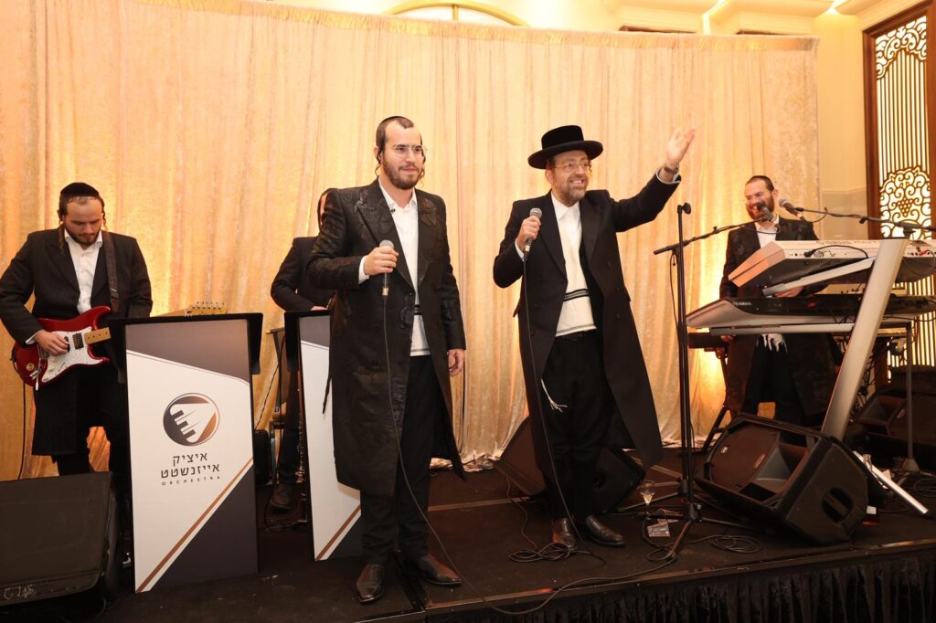 גלריה: שמחת הנישואין לאיש היח"צ ונאמן ביתו של אדמו"ר מביאלא גלריה: שמחת הנישואין לאיש היח"צ ונאמן ביתו של אדמו"ר מביאלא