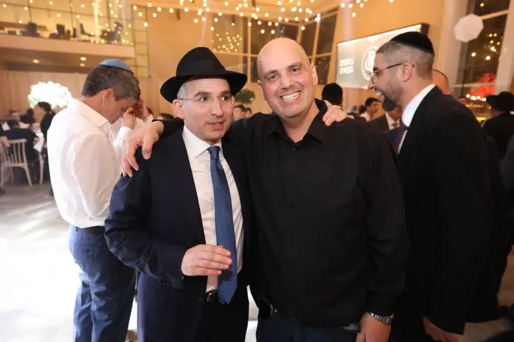 גלריה: מנכ"ל משרד הפנים חגג בר מצווה לבנו - כולם התייצבו גלריה: מנכ"ל משרד הפנים חגג בר מצווה לבנו - כולם התייצבו