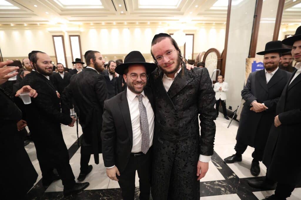 גלריה: שמחת הנישואין לאיש היח"צ ונאמן ביתו של אדמו"ר מביאלא גלריה: שמחת הנישואין לאיש היח"צ ונאמן ביתו של אדמו"ר מביאלא