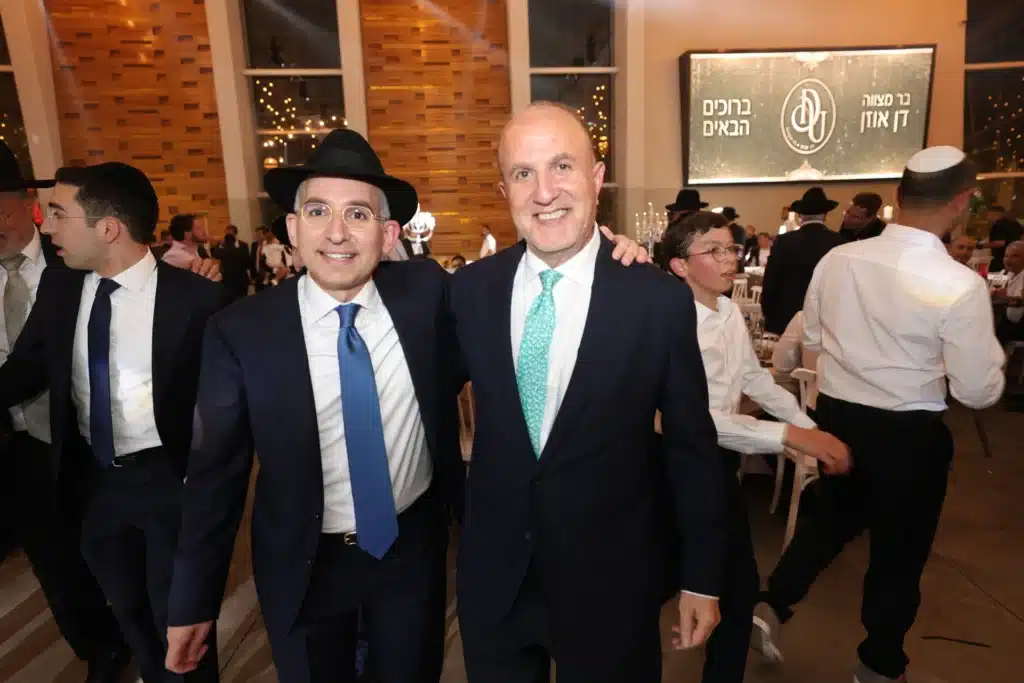 גלריה: מנכ"ל משרד הפנים חגג בר מצווה לבנו - כולם התייצבו גלריה: מנכ"ל משרד הפנים חגג בר מצווה לבנו - כולם התייצבו