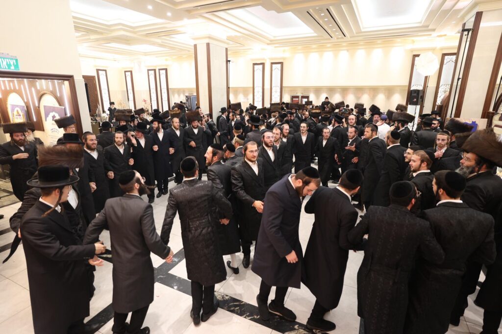 גלריה: שמחת הנישואין לאיש היח"צ ונאמן ביתו של אדמו"ר מביאלא גלריה: שמחת הנישואין לאיש היח"צ ונאמן ביתו של אדמו"ר מביאלא