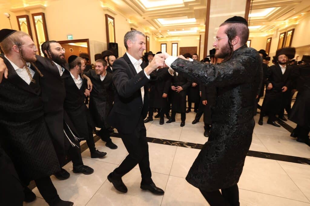 גלריה: שמחת הנישואין לאיש היח"צ ונאמן ביתו של אדמו"ר מביאלא גלריה: שמחת הנישואין לאיש היח"צ ונאמן ביתו של אדמו"ר מביאלא