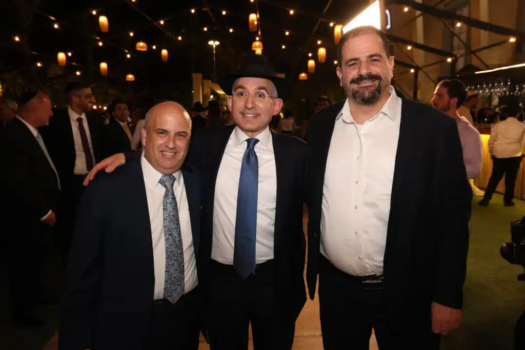 גלריה: מנכ"ל משרד הפנים חגג בר מצווה לבנו - כולם התייצבו גלריה: מנכ"ל משרד הפנים חגג בר מצווה לבנו - כולם התייצבו