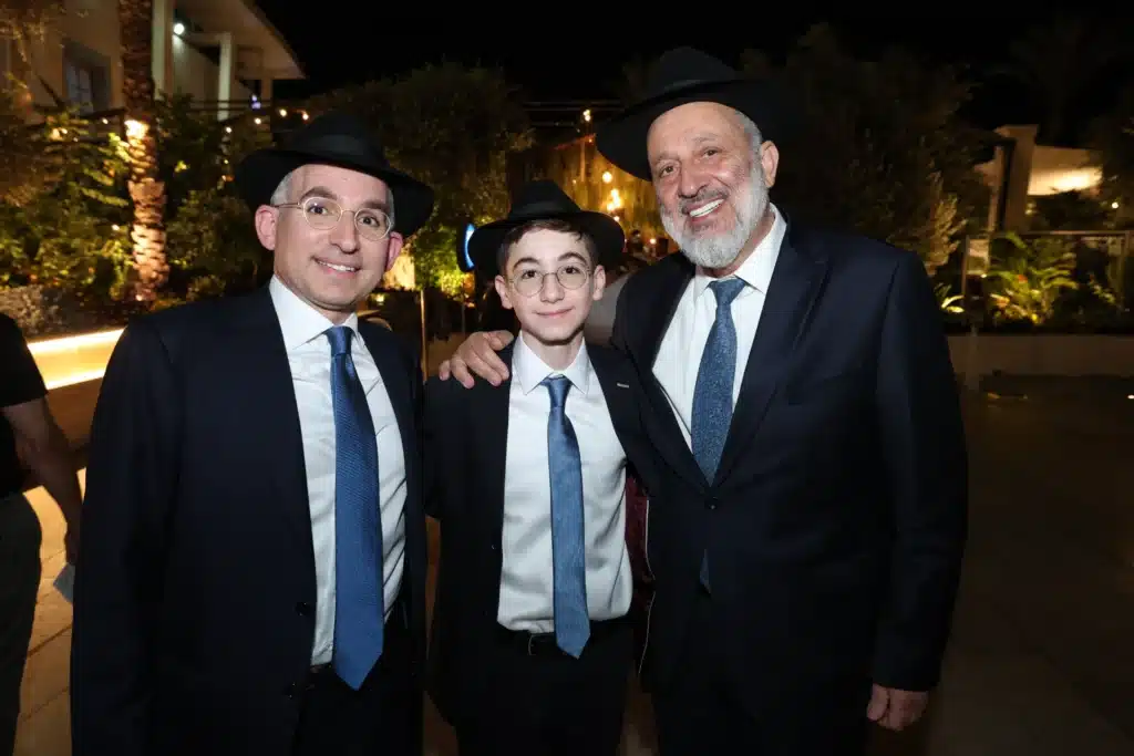 גלריה: מנכ"ל משרד הפנים חגג בר מצווה לבנו - כולם התייצבו גלריה: מנכ"ל משרד הפנים חגג בר מצווה לבנו - כולם התייצבו