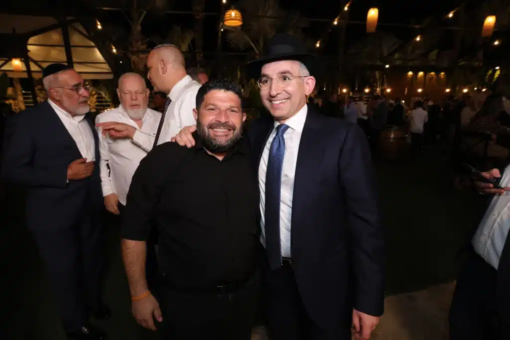 גלריה: מנכ"ל משרד הפנים חגג בר מצווה לבנו - כולם התייצבו גלריה: מנכ"ל משרד הפנים חגג בר מצווה לבנו - כולם התייצבו