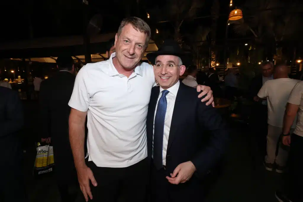גלריה: מנכ"ל משרד הפנים חגג בר מצווה לבנו - כולם התייצבו גלריה: מנכ"ל משרד הפנים חגג בר מצווה לבנו - כולם התייצבו