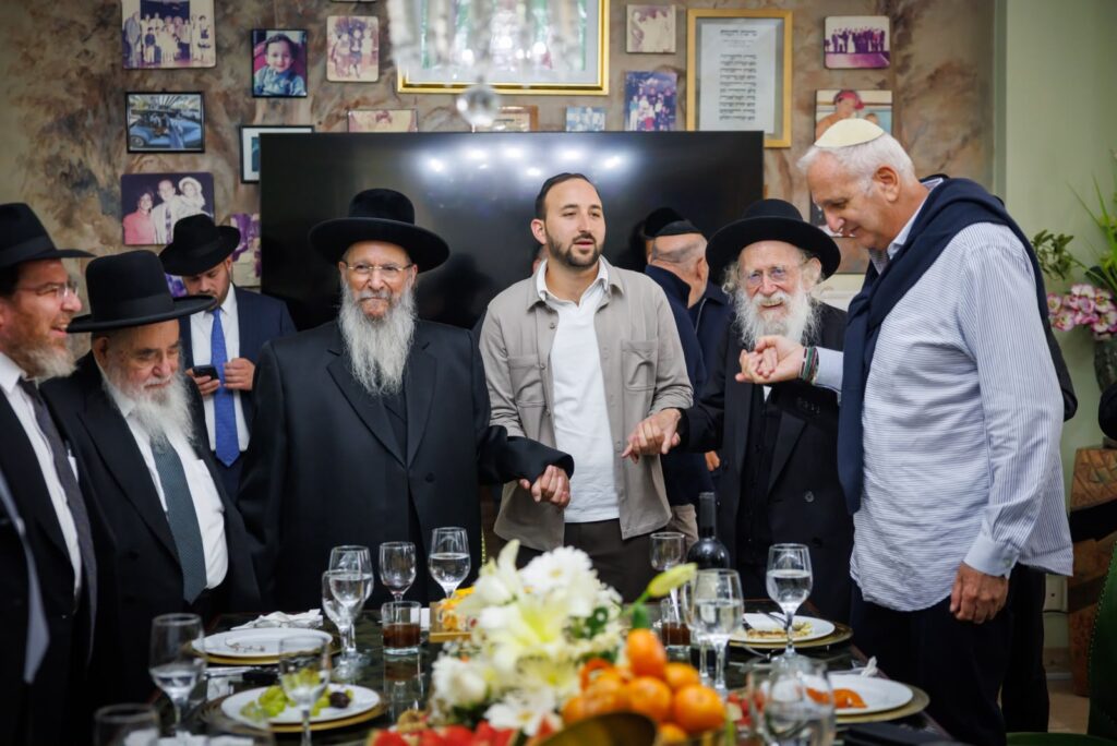 עצרת אלפים במקסיקו במהלך מסע "קרן עולם התורה" עצרת אלפים במקסיקו במהלך מסע "קרן עולם התורה"