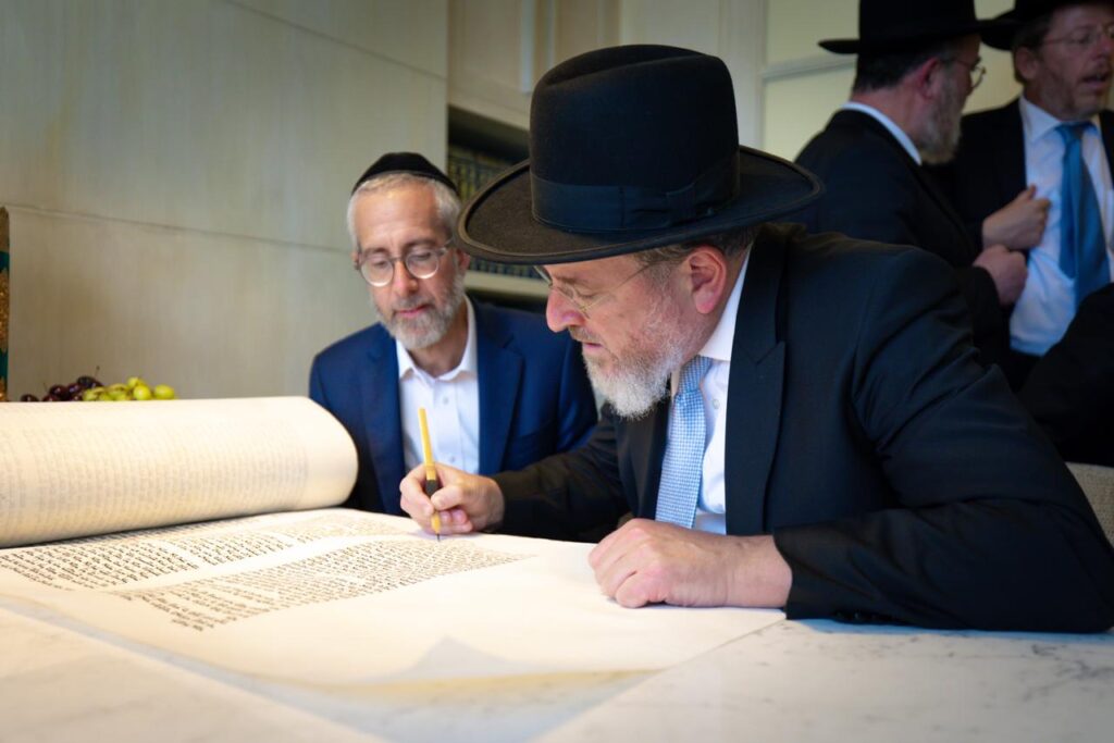עצרת אלפים במקסיקו במהלך מסע "קרן עולם התורה" עצרת אלפים במקסיקו במהלך מסע "קרן עולם התורה"
