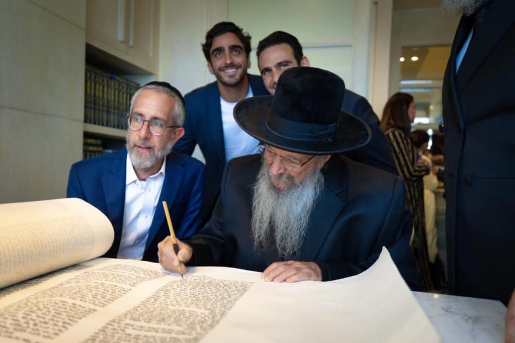 עצרת אלפים במקסיקו במהלך מסע "קרן עולם התורה" עצרת אלפים במקסיקו במהלך מסע "קרן עולם התורה"