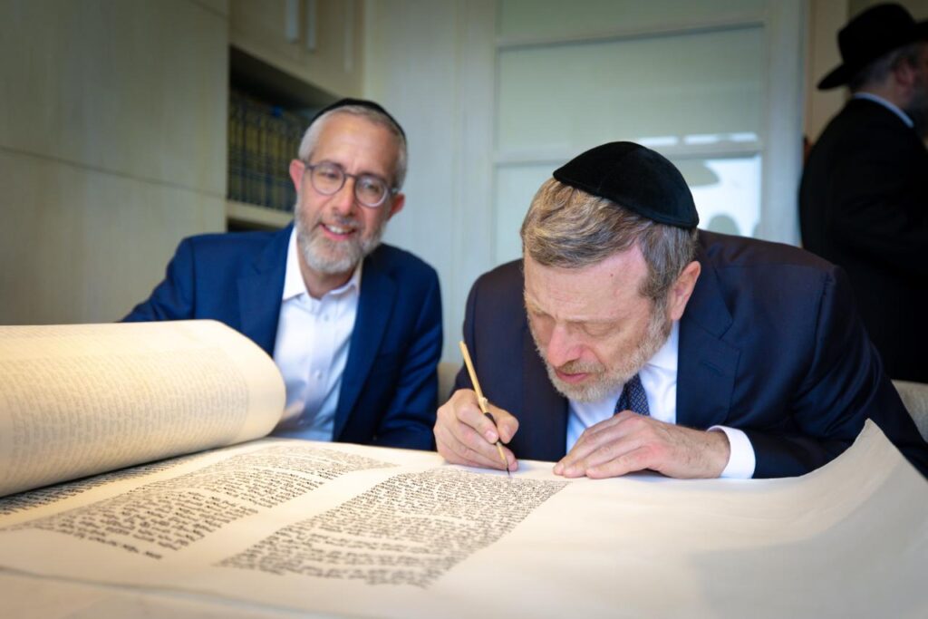 עצרת אלפים במקסיקו במהלך מסע "קרן עולם התורה" עצרת אלפים במקסיקו במהלך מסע "קרן עולם התורה"