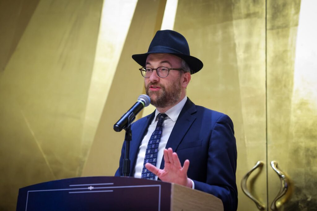 עצרת אלפים במקסיקו במהלך מסע "קרן עולם התורה" עצרת אלפים במקסיקו במהלך מסע "קרן עולם התורה"