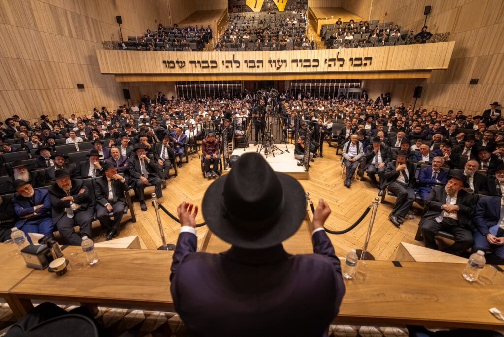 עצרת אלפים במקסיקו במהלך מסע "קרן עולם התורה" עצרת אלפים במקסיקו במהלך מסע "קרן עולם התורה"