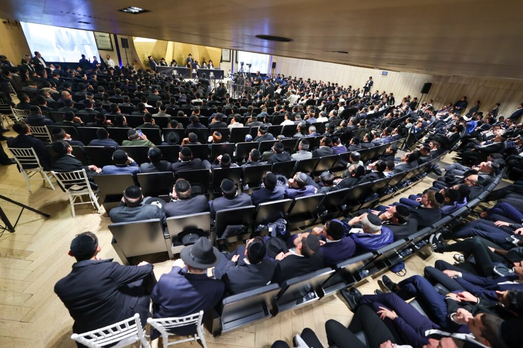עצרת אלפים במקסיקו במהלך מסע "קרן עולם התורה" עצרת אלפים במקסיקו במהלך מסע "קרן עולם התורה"