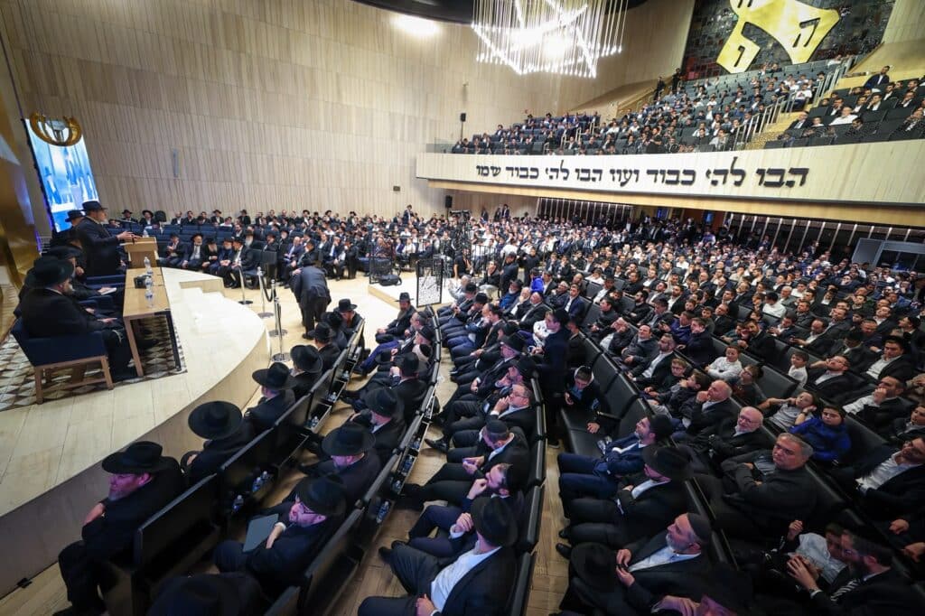 עצרת אלפים במקסיקו במהלך מסע "קרן עולם התורה" עצרת אלפים במקסיקו במהלך מסע "קרן עולם התורה"
